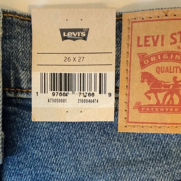 Festival Levi's Women's Classic Blue denim Ribcage Straight Jeans - Picture 6 of 6